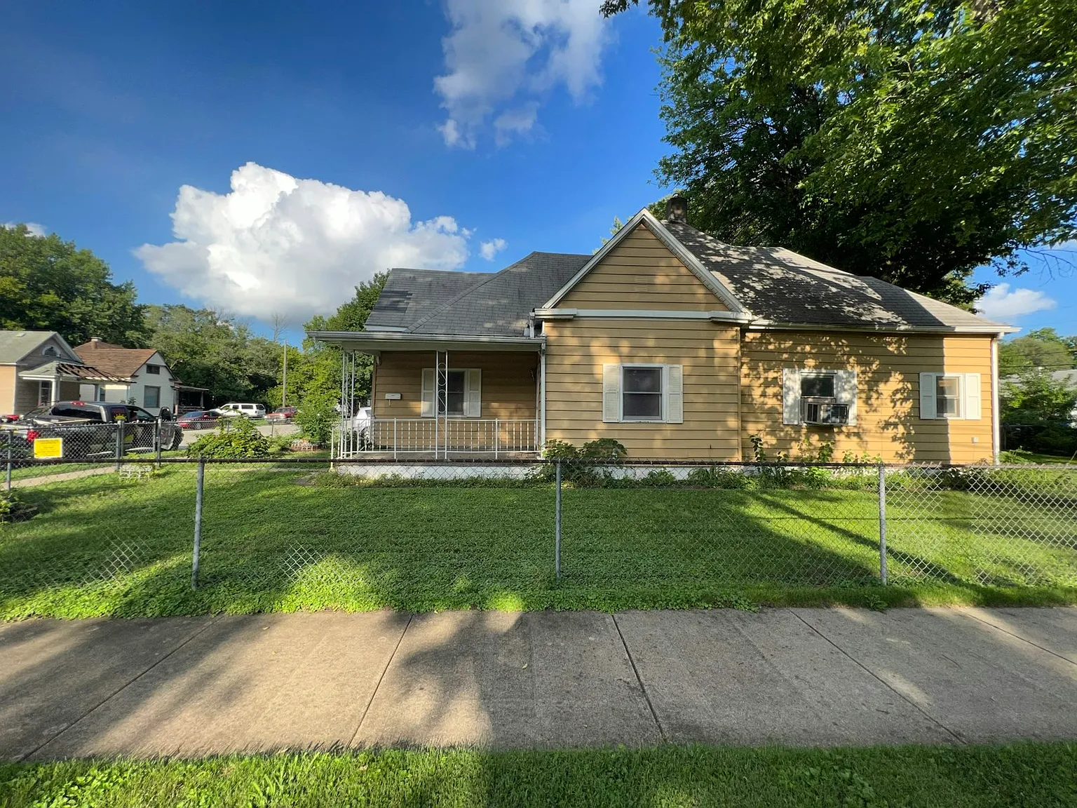 403 East Division Street — Photo 1