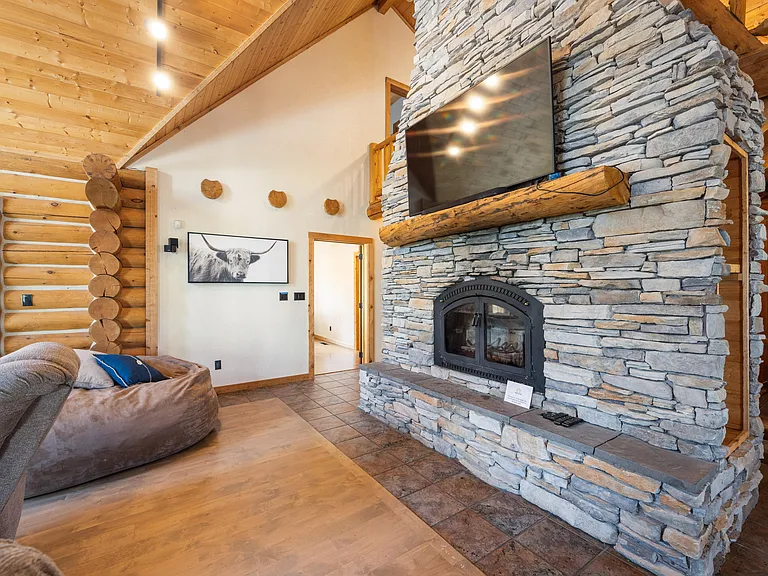 497 W Yarrow Ct — Photo 8