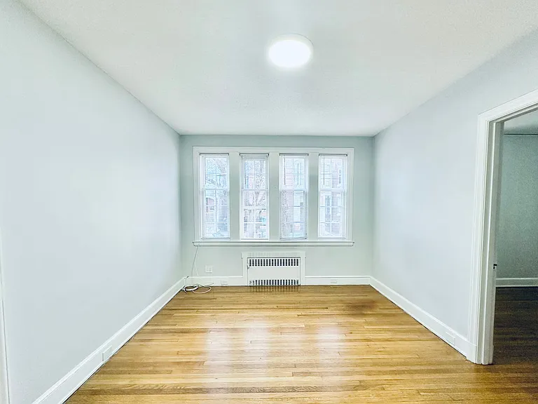 25 Lynwood Pl — Photo 2