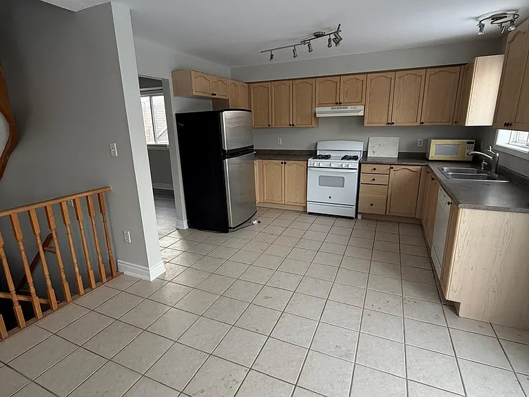 42 Patrick Dr — Photo 8