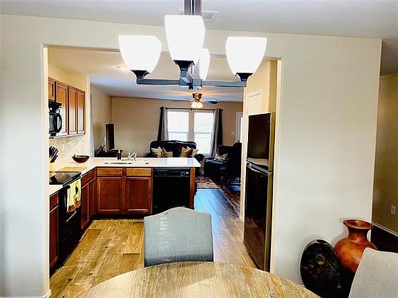 2nd image of 608 Jennifer Dr