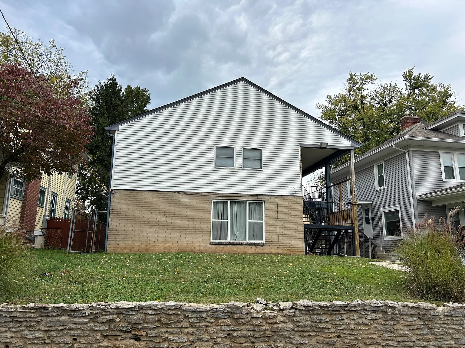 2 bed, 750 sqft, $1,350 — Photo 2