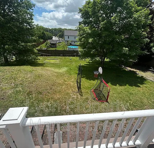 212 Tiffany St — Photo 33
