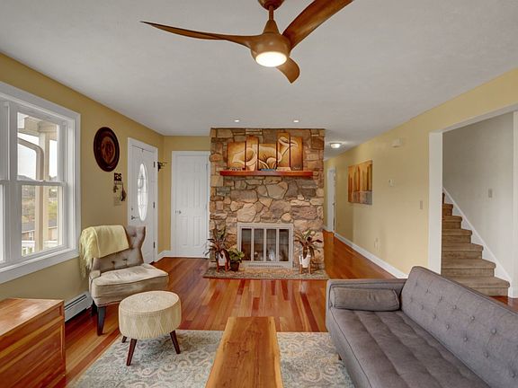3rd image of 912 Green St