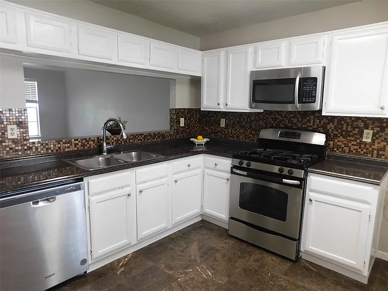 4403 Alamo Ave — Photo 8