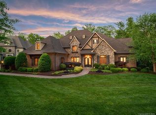 9028 Pine Laurel Dr, Matthews, NC 28104