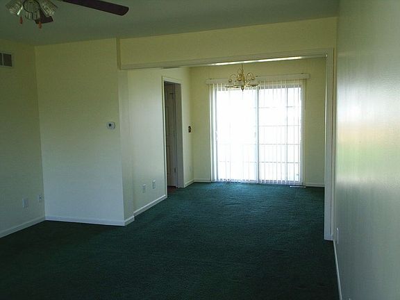 3rd image of 3329 Stone Briar Dr