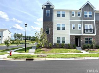 1048 Salt Glaze Ln, Cary, NC 27519