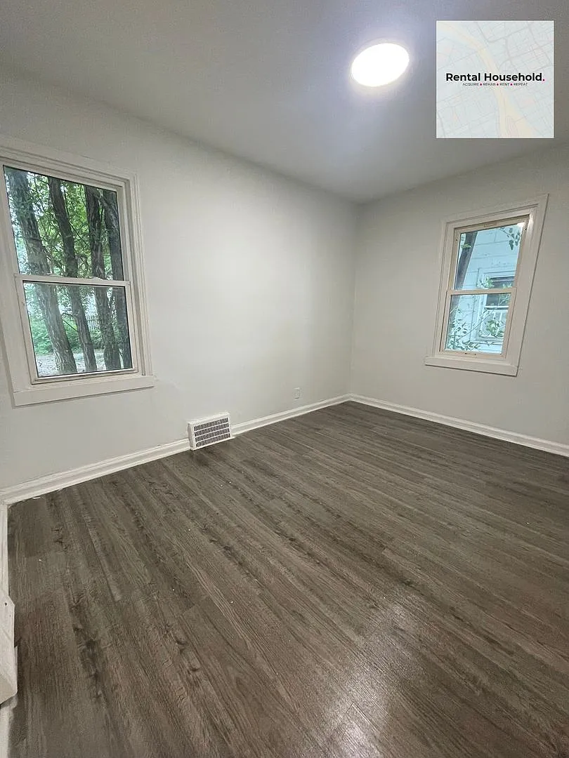 Recently Updated 3 Bedroom Single Family Home-Move-In Ready — Photo 2