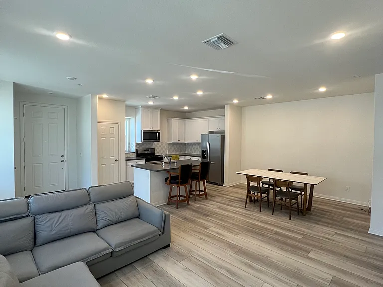 3993 E Carmel Privado — Photo 8