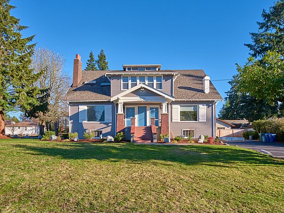3rd image of 12552 Phinney Ave N #4
