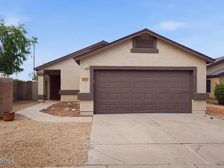 2901 W Irma Ln — Photo 1