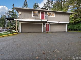 2129 SW 318th Pl APT D, Federal Way, WA 98023