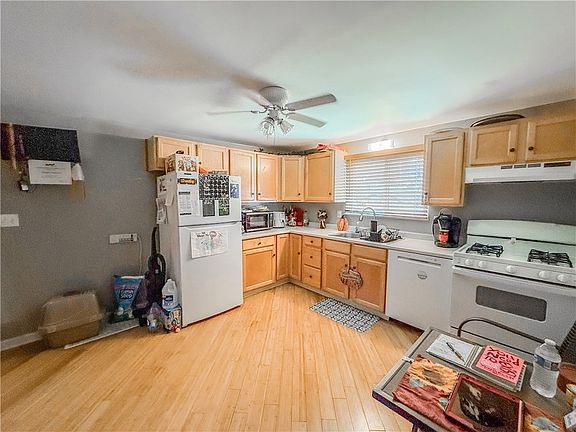 5th image of 1117-1119 Springdale Dr