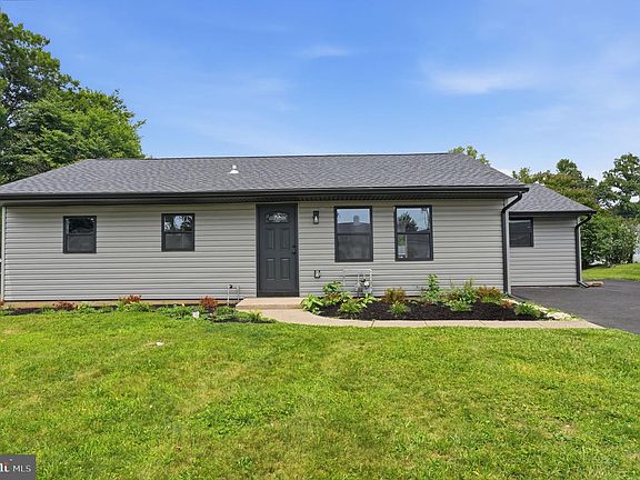 4th image of 349 Andover Rd