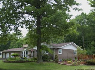 6721 Walnut Creek Dr, Fairview, PA 16415