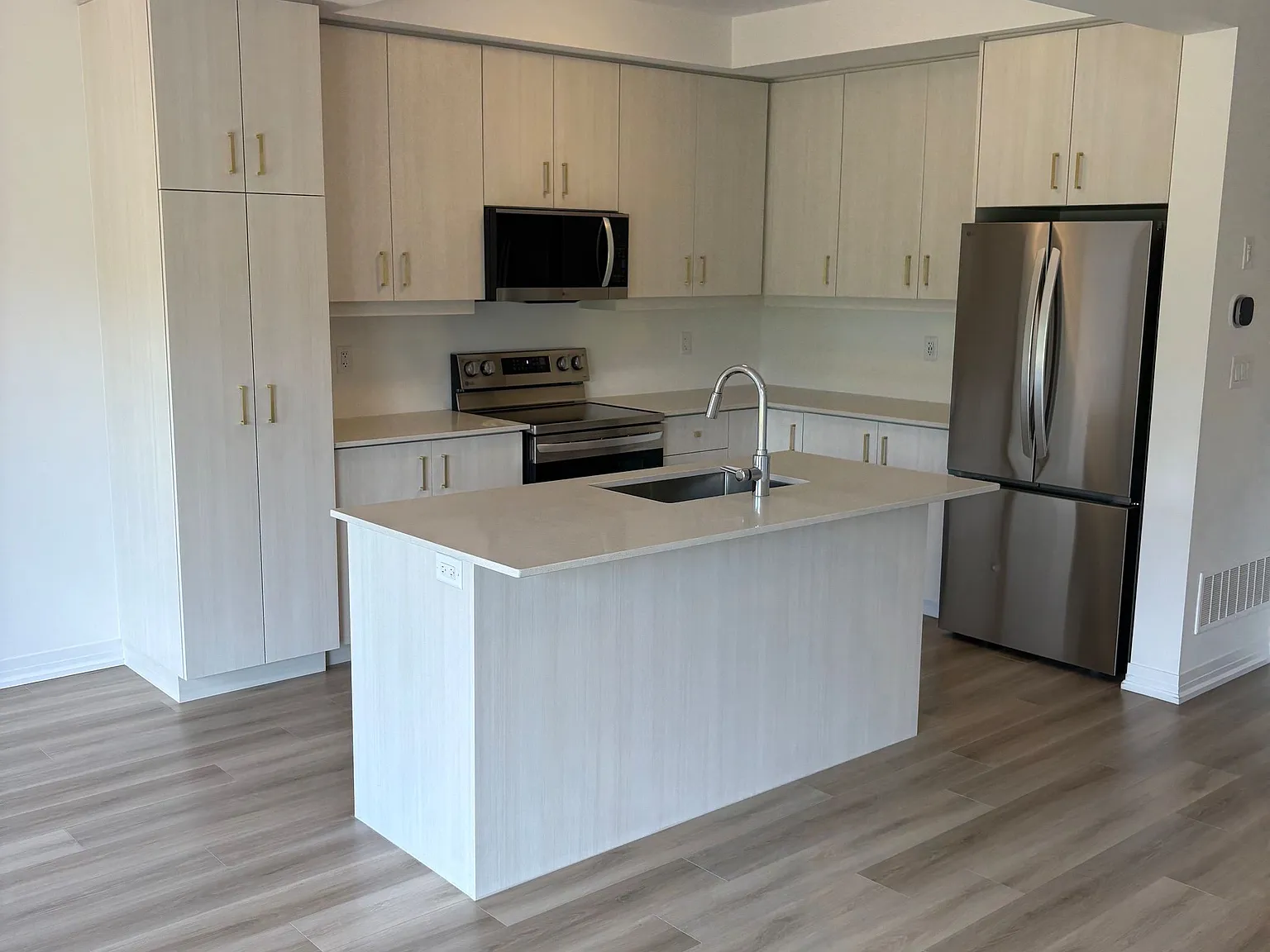 3 bed, $2,800 — Photo 4
