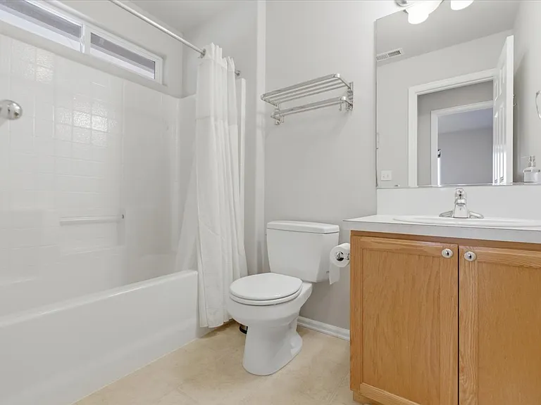 3519 SE Quayside St — Photo 31