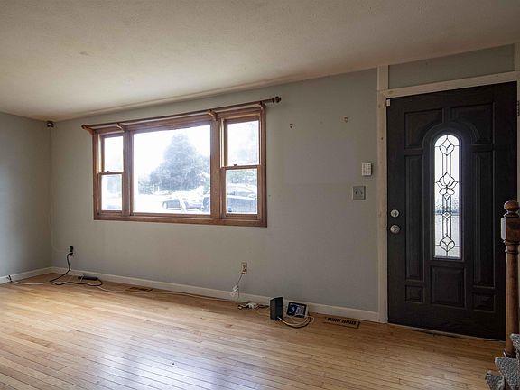 5th image of 29 Mahogany Dr