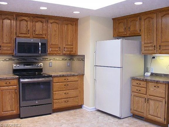 3rd image of 13101 Tomson Dr