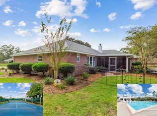 2526 Cove Rd, Navarre, FL 32566