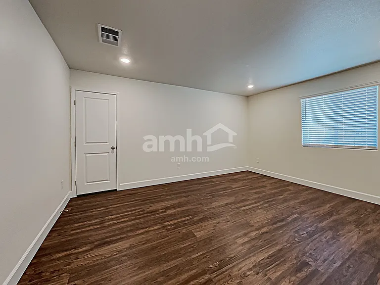 136 Charmante Tulip Ln — Photo 14