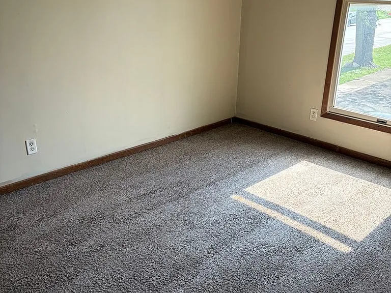 130 S Clay Street — Photo 7