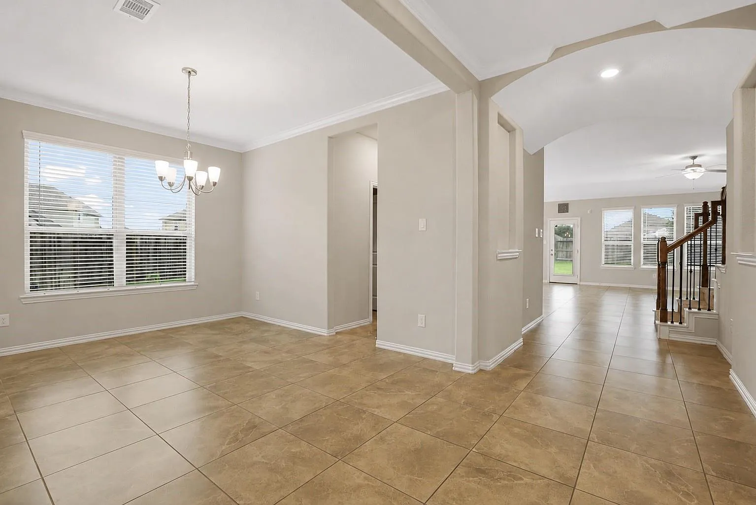 4 bed, 3.5 bath, 3342 sqft, $3,300 — Photo 4