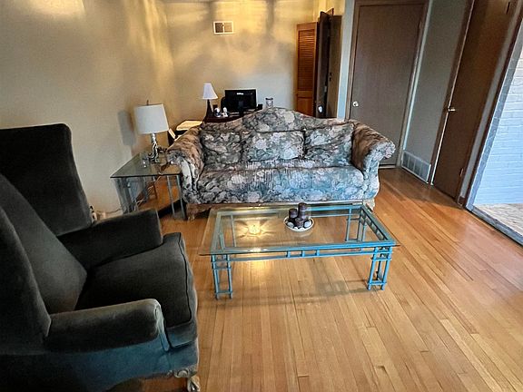 5th image of 4901 Fernbrook Dr