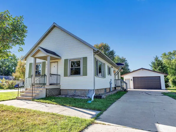 630 1st St, Pulaski, WI 54162