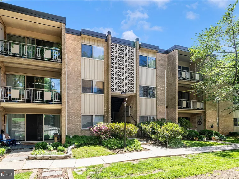 12202 Braxfield Ct #16/228 — Photo 47