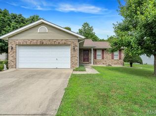 431 Sandalwood Dr, Waterloo, IL 62298