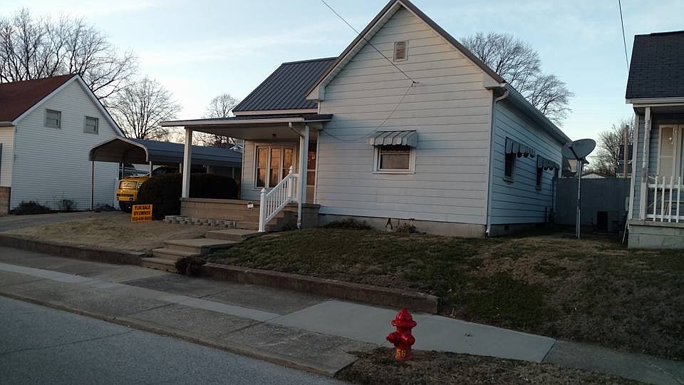 2nd image of 1204 E Walnut St