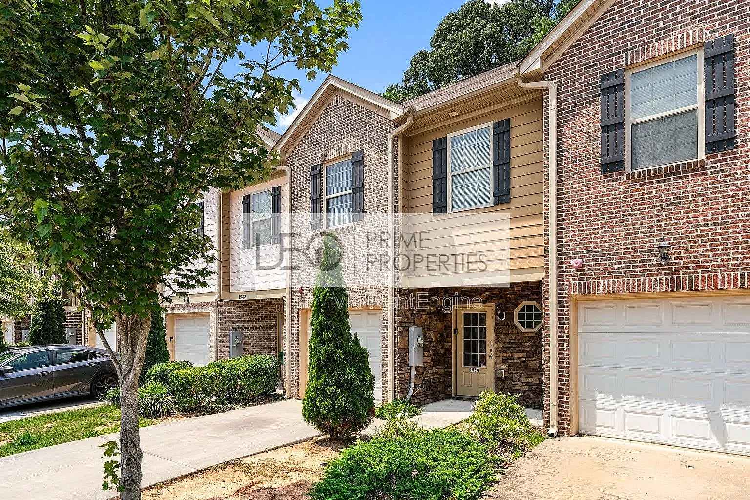 3 bed, 2.5 bath, 1454 sqft, $1,699 — Photo 2
