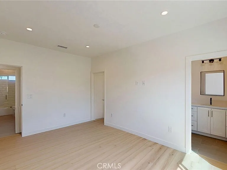 363 Flower St #B — Photo 9