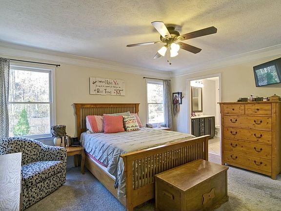 5th image of 206 Valley Brook Dr