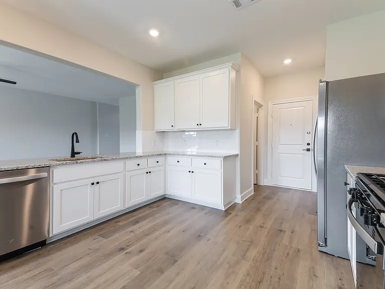 709 Princeton Hts — Photo 10
