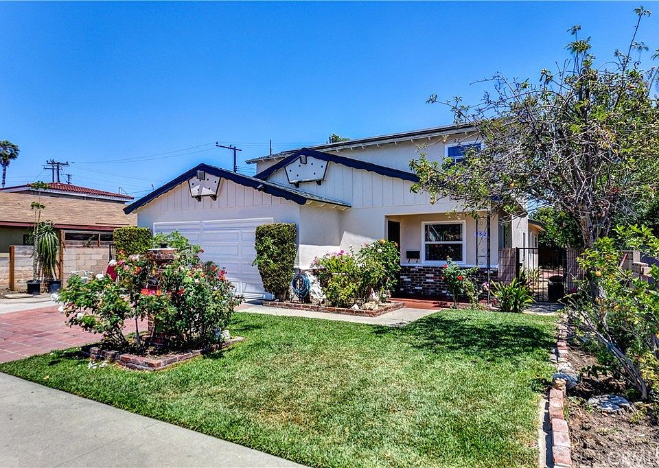 1st image of 752 Agajanian Way