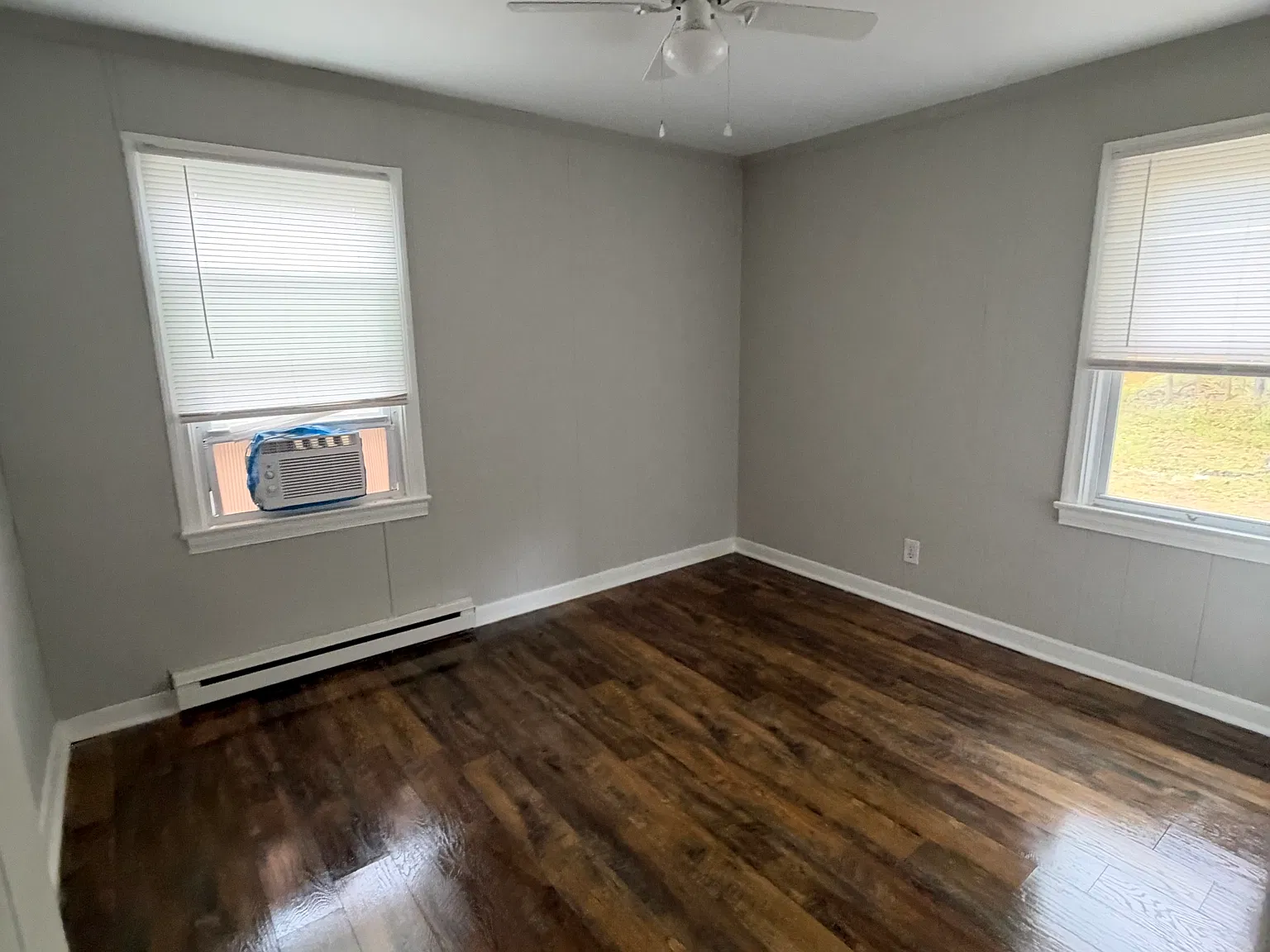 2 bed, 576 sqft, $1,300 — Photo 3