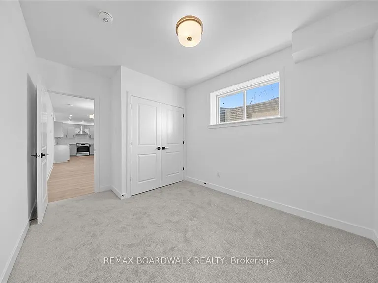 141 Shelleright St — Photo 16