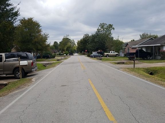 4th image of 718 Hollyvale Dr