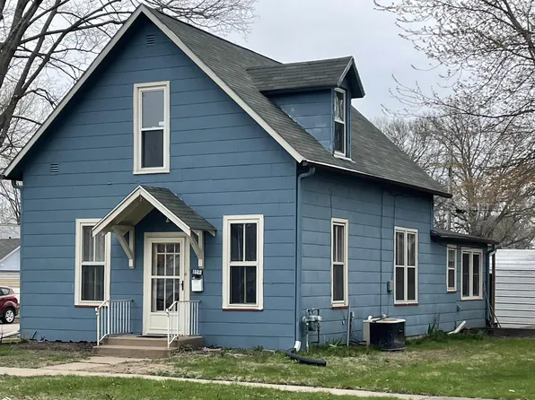 1302 S 12th St, Burlington, IA 52601