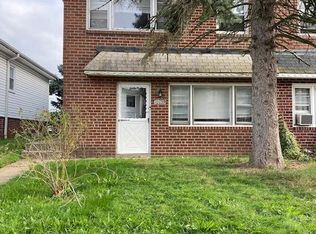 10039 Bridle Rd, Philadelphia, PA 19116