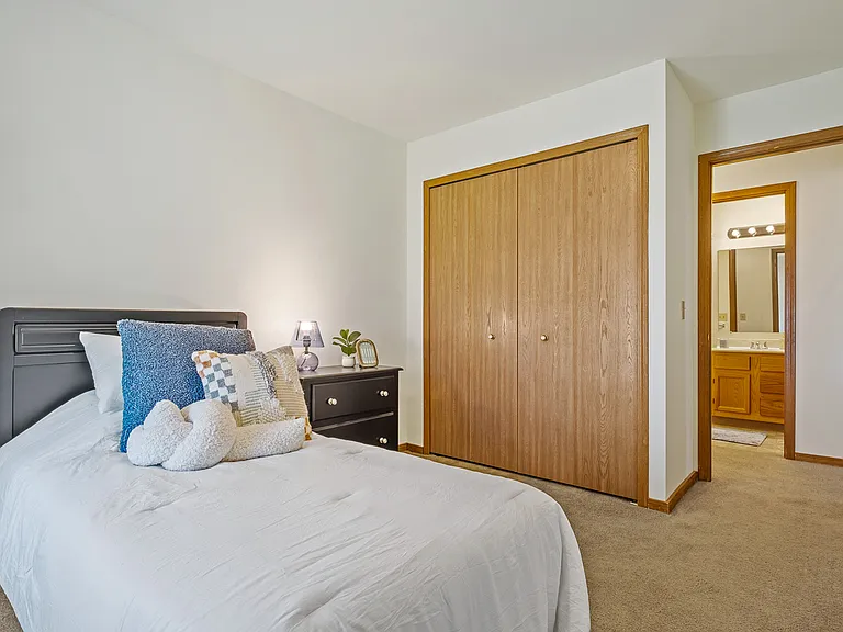 Brookmeadow Apartments — Photo 14