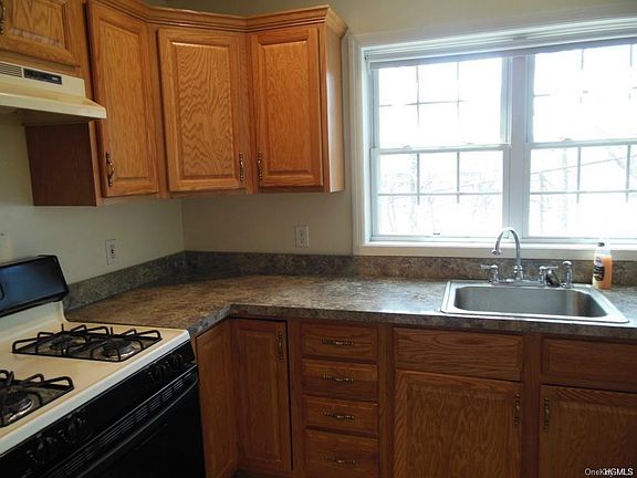 4th image of 440 Highland B Right Side Ave