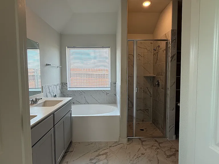 1454 Everett Gardens Way — Photo 11