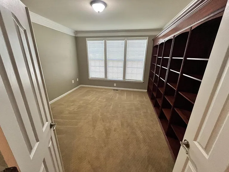 10 Columbia Way — Photo 13