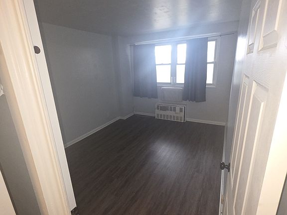 5th image of 91 Strawberry Hill Avenue #128