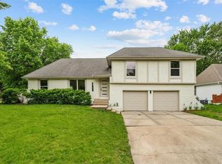 1413 E Cambridge St, Olathe, KS 66062
