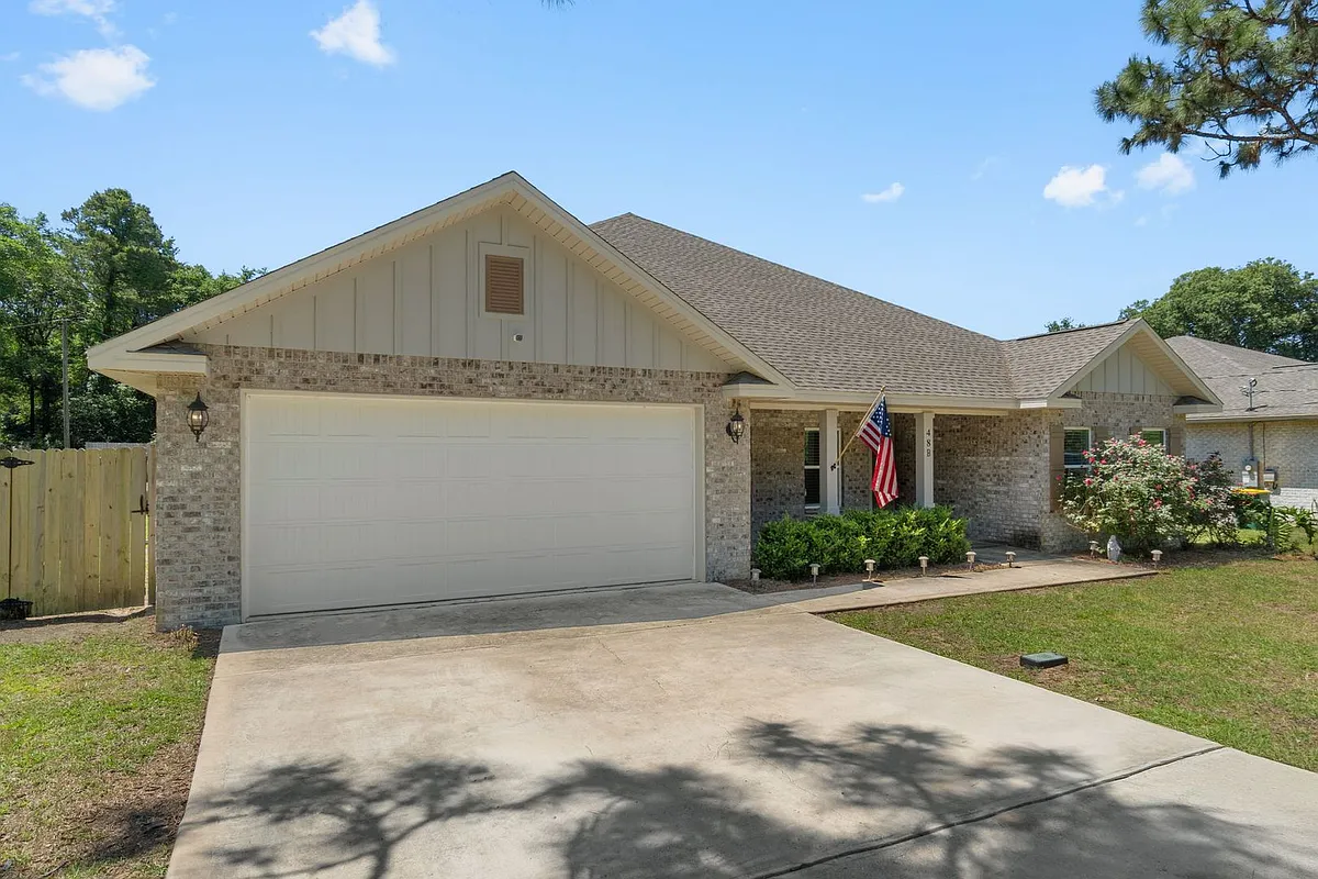Building Photo - 48B Longwood Dr